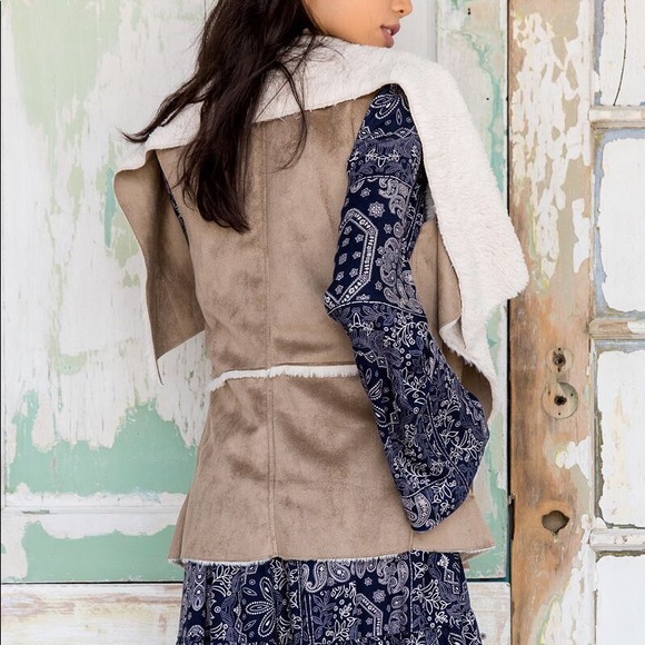 Faux Fur and Suede Shearling Vest - Picture 4 of 14